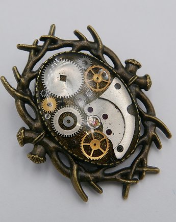 Mechaniczna broszka 143, Zegarynki