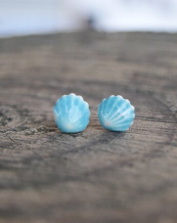 Kolczyki Muszelki "Turkusowy Brzeg"- ceramiczne sztyfty, Gliniana Koniczynka