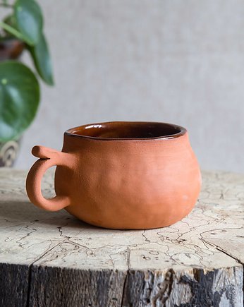 Kubek czerwony ręcznie lepiony, studnia ceramiczna