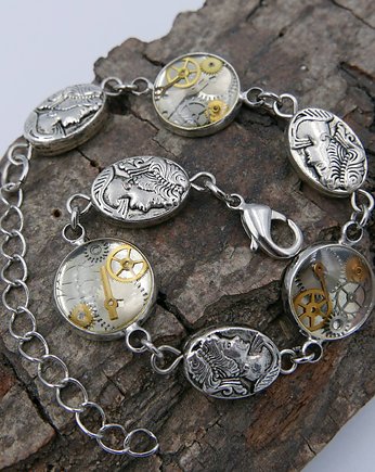 Bransoletka Cameo 4, Zegarynki