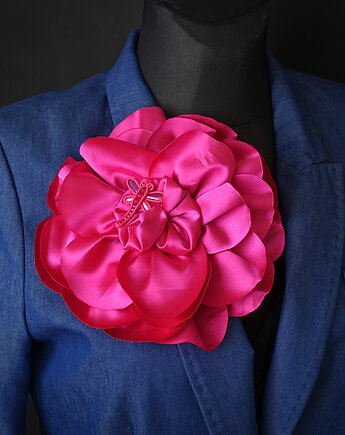 Fuksjowy kwiat z ważką- satynowa broszka, Mró Soutache