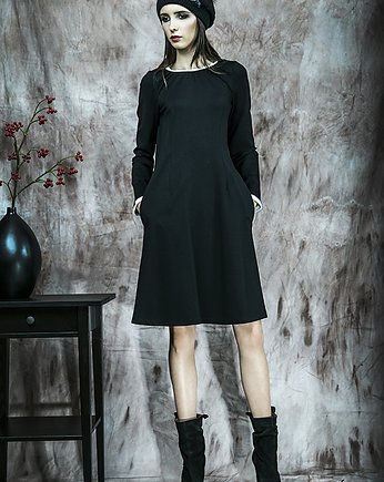 Czarna sukienka z białym mankietem, Kasia Miciak design