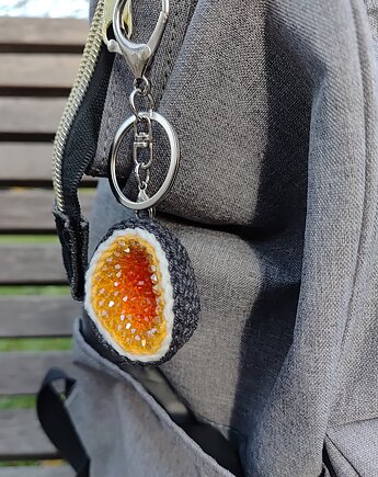 Szydełkowy brelok zawieszka Minerał geoda bursztyn, Not only cute crafts