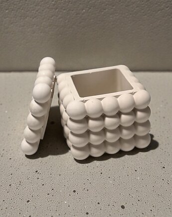 Pudełko z przykrywką, Mrs Betoniara