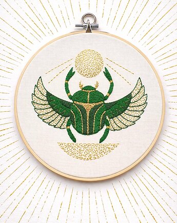 Skarabeusz w tamborku, talizman odrodzenia i twórczości., FOL studio