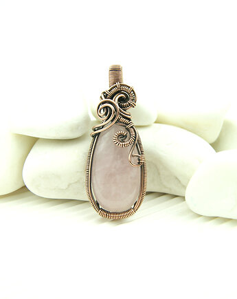 Wisiorek z różowym kwarcem, Blue Pearl Art