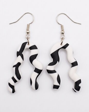 Kolczyki Zebra, Estela