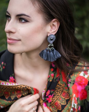 Boho Love- kolczyki soutache z chwostami- szare, Mró Soutache