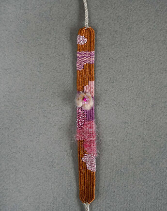 Bransoletka tkana w stylu rustykalnym z kwiatem, Słońcem Tkane