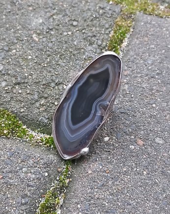 Długo i szaro - pierścionek regulowany, po drugiej stronie lustra