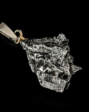 Surowy z meteorytem, Pracownia Neores