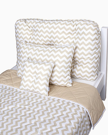Poduszka na łóżko w beżowo-białe zygzaki, Roomee Decor