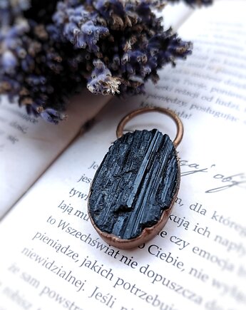 Turmalinowa Tarcza wisior miedziany z czarnym turmalinem, Treemasters Copper Jewelry