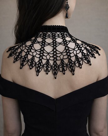 Narzutka koronkowa wiktoriańska czarna, Księżycowa ćma