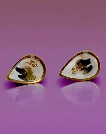 Delikatne kolczyki łezki z lawendą perłowe i płatkami złota, Lovely Jewellery