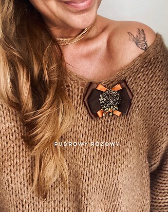 Brosza z okazałym bukietem z kwiatków z kryształkami Kwiaty, Pudrowy Różowy