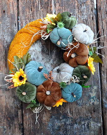 Jesienny wianek w sweterku, mamuta