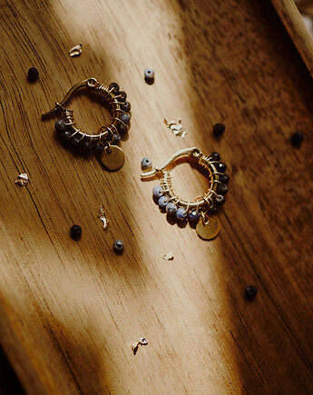 Kolczyki kółeczka z szafirami, Okruszek Biżuteria