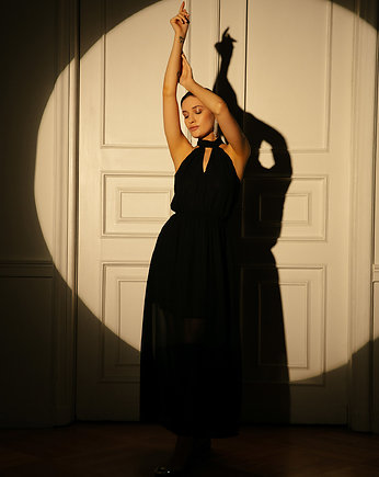 Sukienka szyfonowa maxi wiązana wokół szyi-czarna(K-169), MAKOVER
