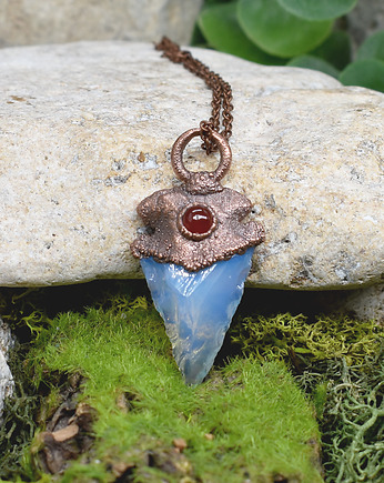 Miedziany wisior grot / opal, czerwony agat, Spirit Of Copper