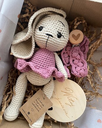 Gift box dla dziewczynki, króliczek maskotka na szydełku, prezent dla dziecka, HANDMADE crochet by Klaudia