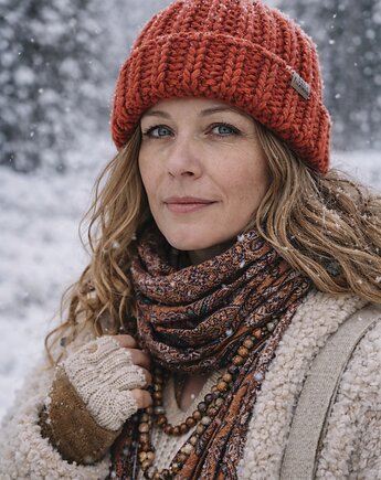 Czapka wełniana pomarańczowa, Las i Łąka