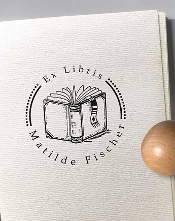 Otwarta książka-  pieczątka Ex libris, Malu Studio