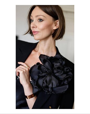 Duża broszka kwiat w kolorze czarnym, Celina Parysów