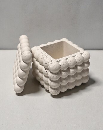 Pudełko z przykrywką, Mrs Betoniara