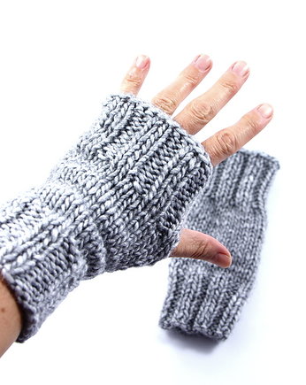 Granatowe mitenki unisex zrobione na drutach, RękaProduction