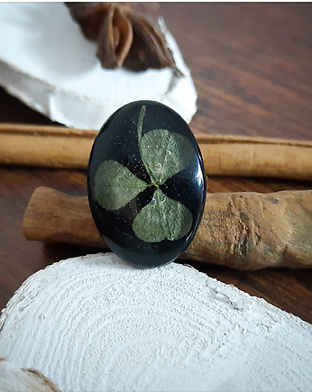 Mały owalny pierścionek z koniczyną, Figa handmade accessories