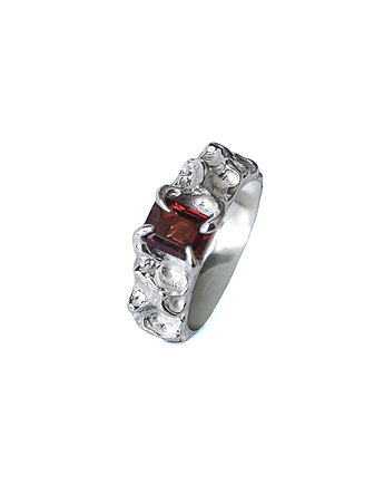 Pierścień Storm Granat, Gutowska jewelry