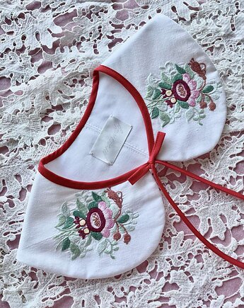 Kołnierzyk Pelagia, Prześwity