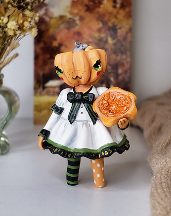 Dynia girl z Halloween, Qletta Clay