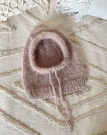Pudrowa  balaclava, SZYSZKA sztrykuje