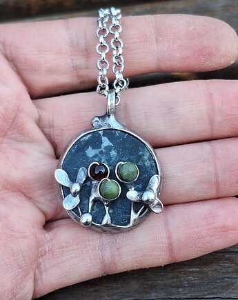 Ogródek - wisiorek, po drugiej stronie lustra