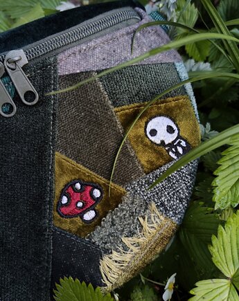 Nerka półksiężyc kodama susuwatari, Zapętlona Nitka