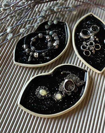 Ceramiczne naczynie na biżuterię Usta, POTPOTSTUDIO