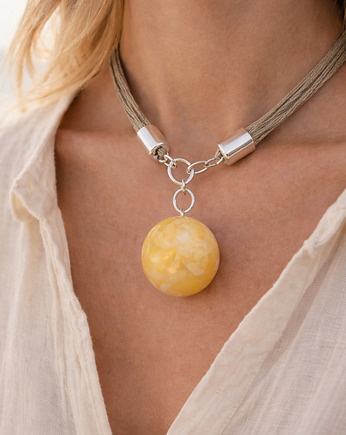 Naszyjnik bursztynowy len duża KULA żółta, AmberMal
