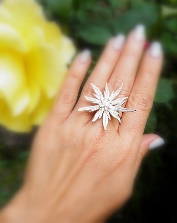 Szarotka duża biała - pierścionek regulowany, OSOBY - Prezent dla ukochanej