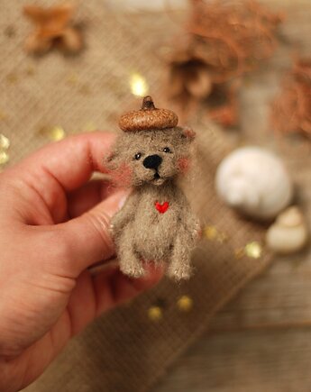 Miś broszka- Beżowy, BoboLobo Handicraft
