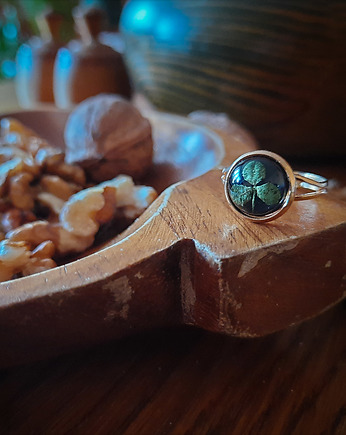 Mikro pierścionek z koniczyną, czarny, Figa handmade accessories