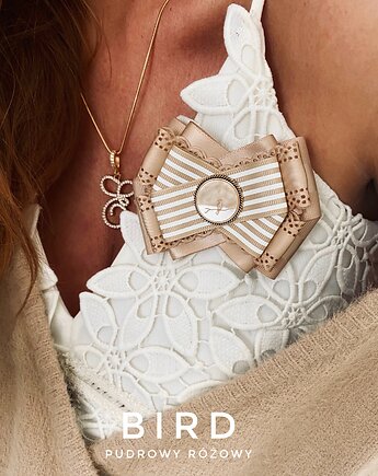 Brosza z kolekcji BIRD z masy perłowej z cudnym ptaszkiem NEW, Pudrowy Różowy