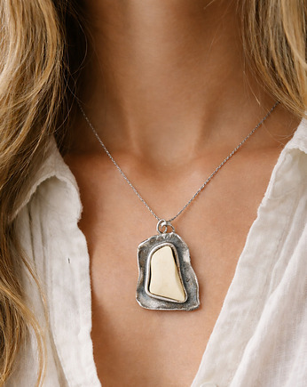 Kremowy bursztyn surowy - Wisiorek bursztynowy - Zawieszka z bursztynem, Amber Charm