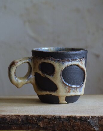 OTULANiE_kubek ceramiczny_kremowa czerń, LEP NA GLINĘ