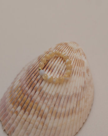 Pierścionek z Masy Perłowej Chalcedonu i Hematytu, w hand works