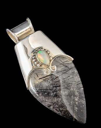 Królowa -Kwarc z turmalinem i opal, Pracownia Neores