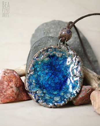 Błękitny wisior ceramiczny SEAGLASS, naszyjnik z duszą, Bea Fine Arts