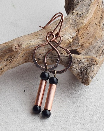 Kolczyki z kutej, oksydowanej miedzi i onyksu /1/, Galeriai