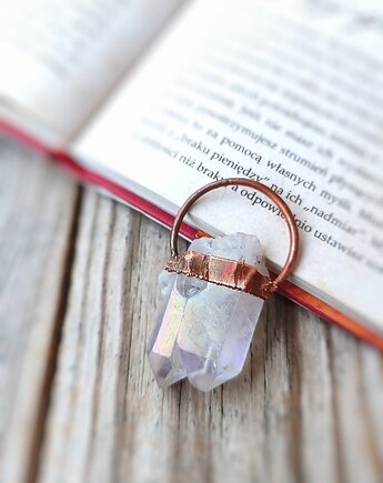 Kryształ górski aura miedziany wisior - talizman światła i klarowności, Treemasters Copper Jewelry